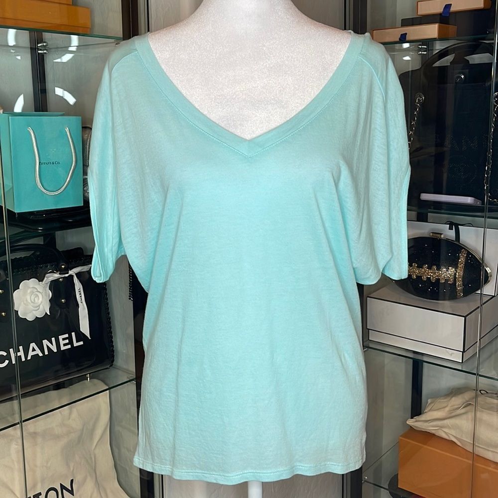 EXPRESS Back Button Up T-shirt in Mint